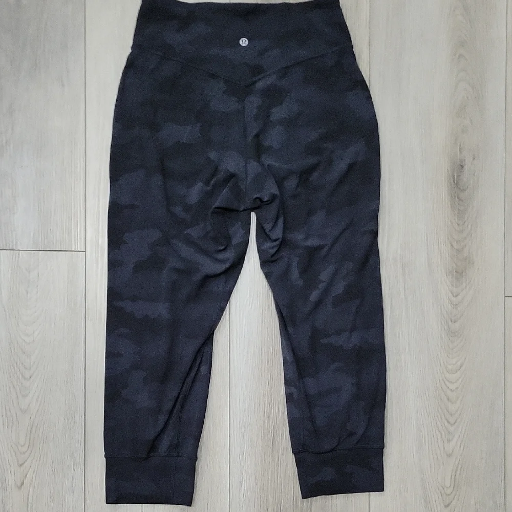 Lululemon Align Jogger Crop *23